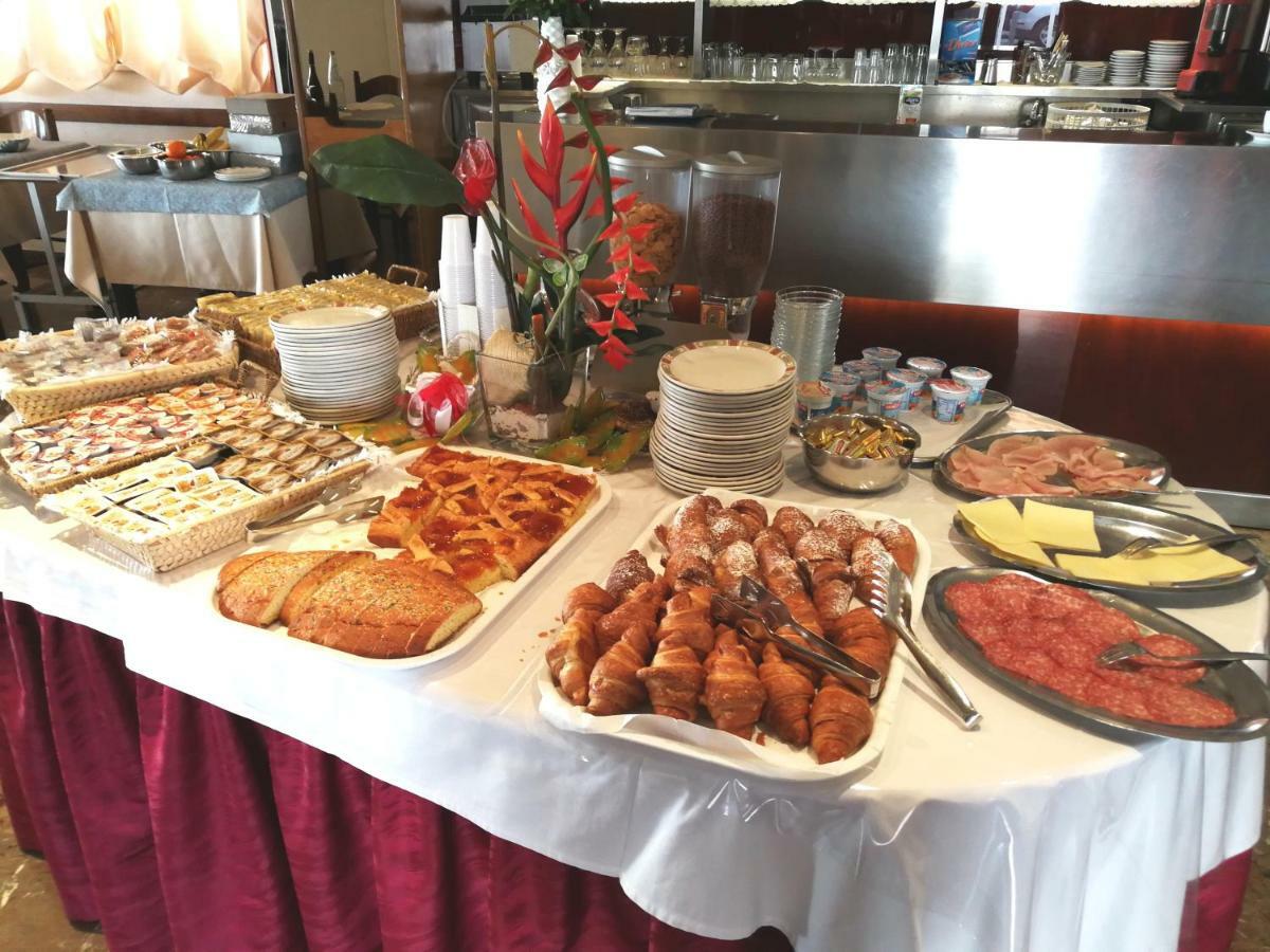 Hotel Silvana Bellaria-Igea Marina Dış mekan fotoğraf